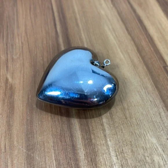 Elegant Mirror Reflecting Silver Heart Pendant Necklace - Picture 7 of 9